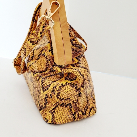 Stylish Women's Snakeskin Print Wooden Handle Clutch Crossbody - Picture 4 of 12